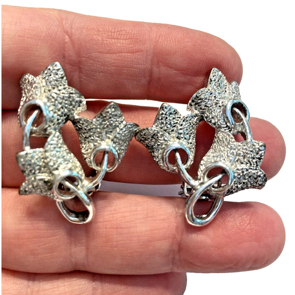 Vintage Mid Century Clip On Earrings Silver Textured Dimensional Mod Flowers - Picture 2 of 7